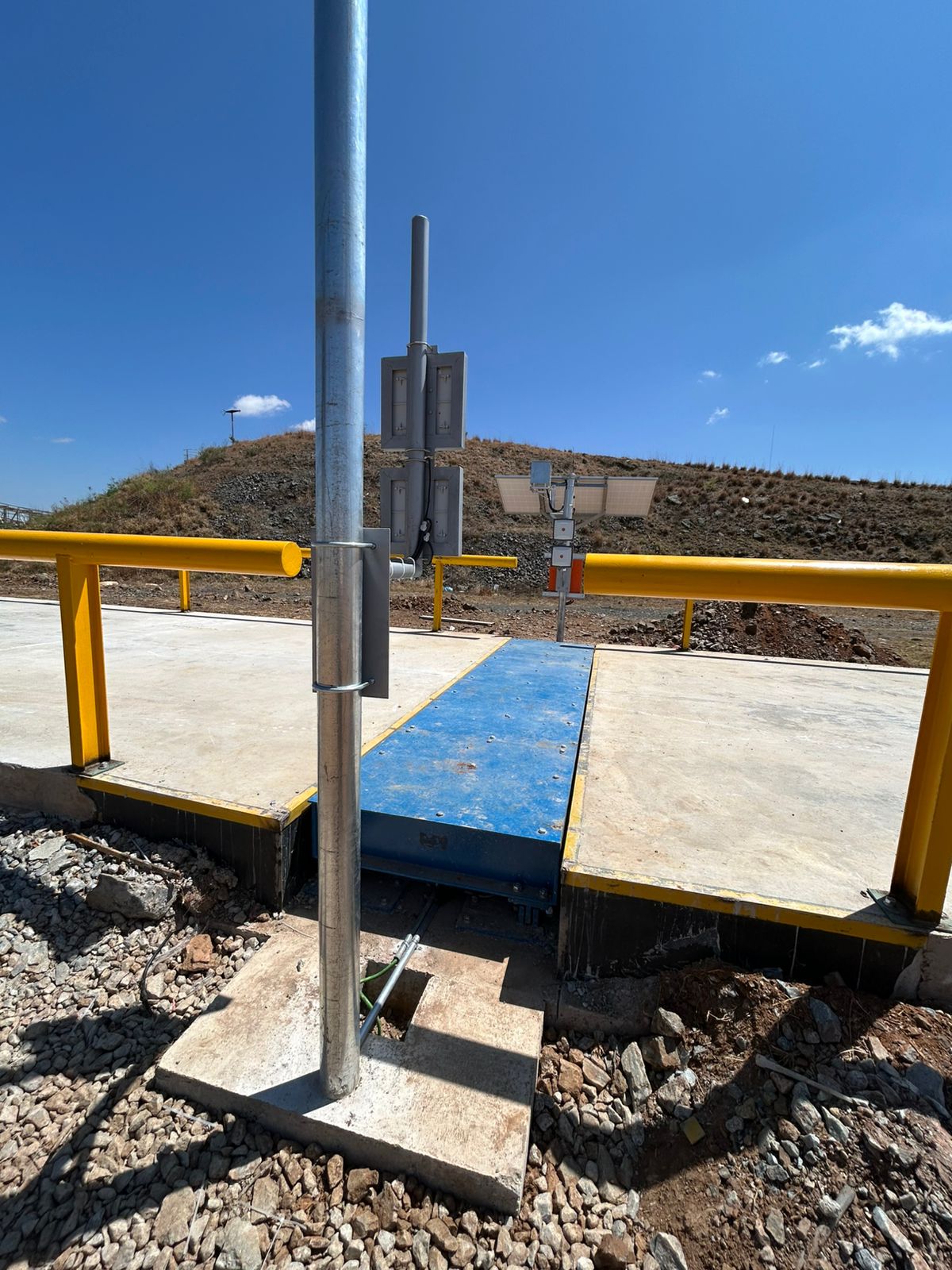 In-Motion Weighbridges installation at source and destination facilities for integrated payload reconciliation